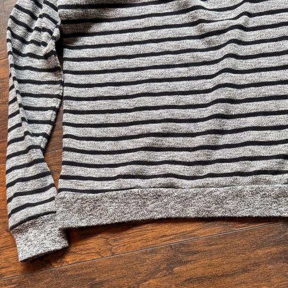 Lucky Brand Men's Black and Gray Striped Sweater size Medium (G5) - Picture 5 of 6
